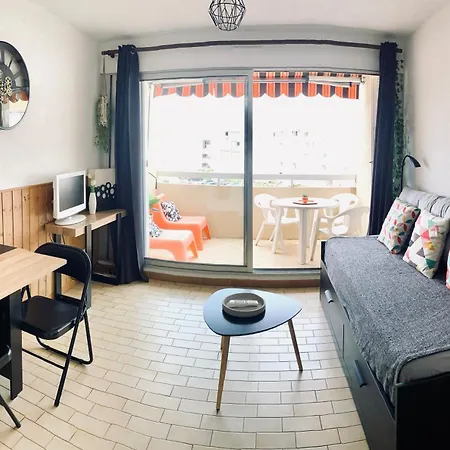 Apartment Dans En Bord De