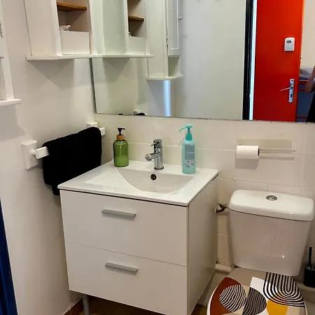 Dans En Bord De Apartment *