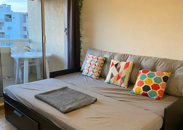 Dans En Bord De Apartamento